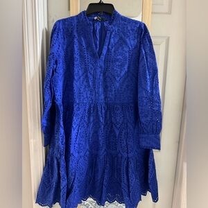 VERO MODAEyelet Tiered Dress in Royal Blue